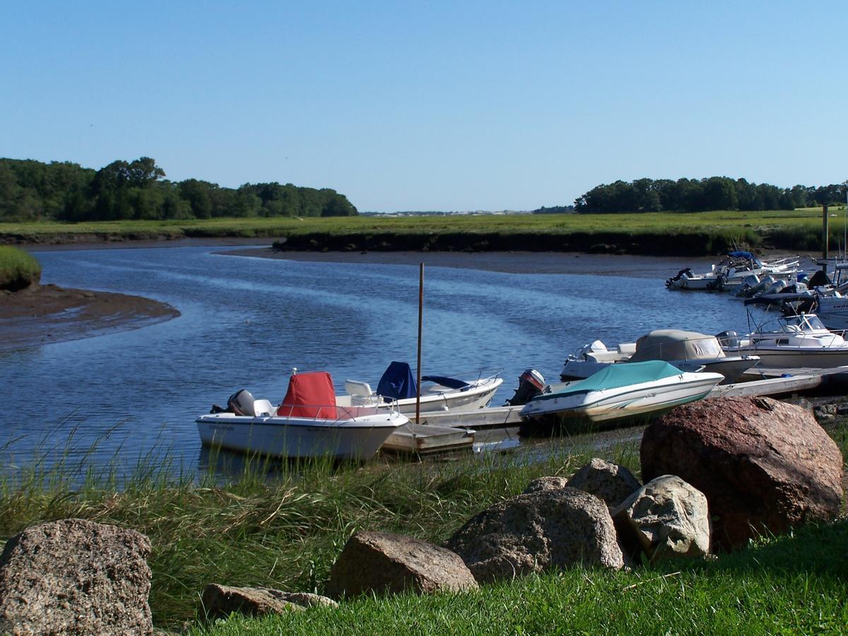 Shea'S Riverside Inn & Motel Essex Eksteriør bilde