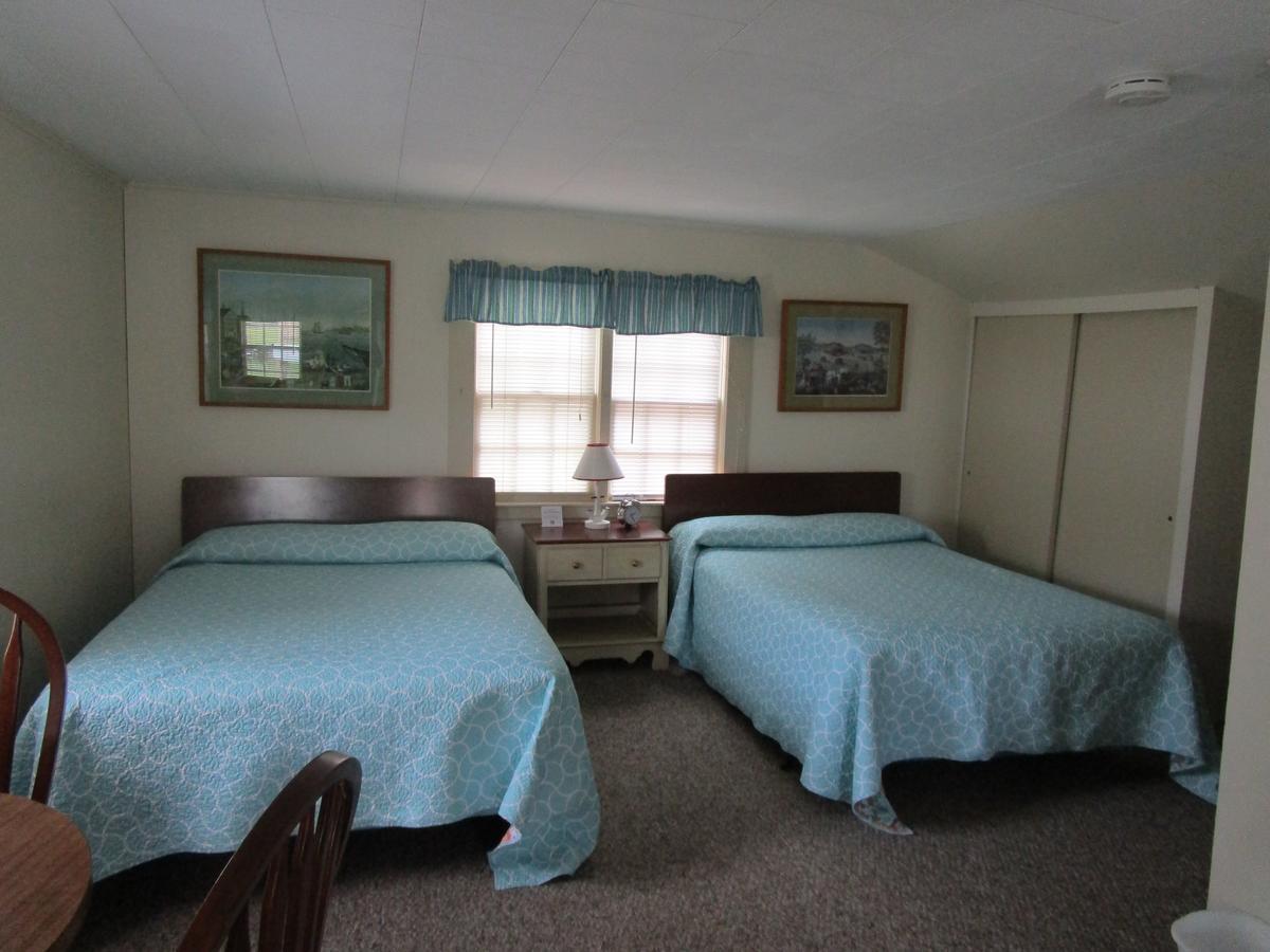 Shea'S Riverside Inn & Motel Essex Eksteriør bilde