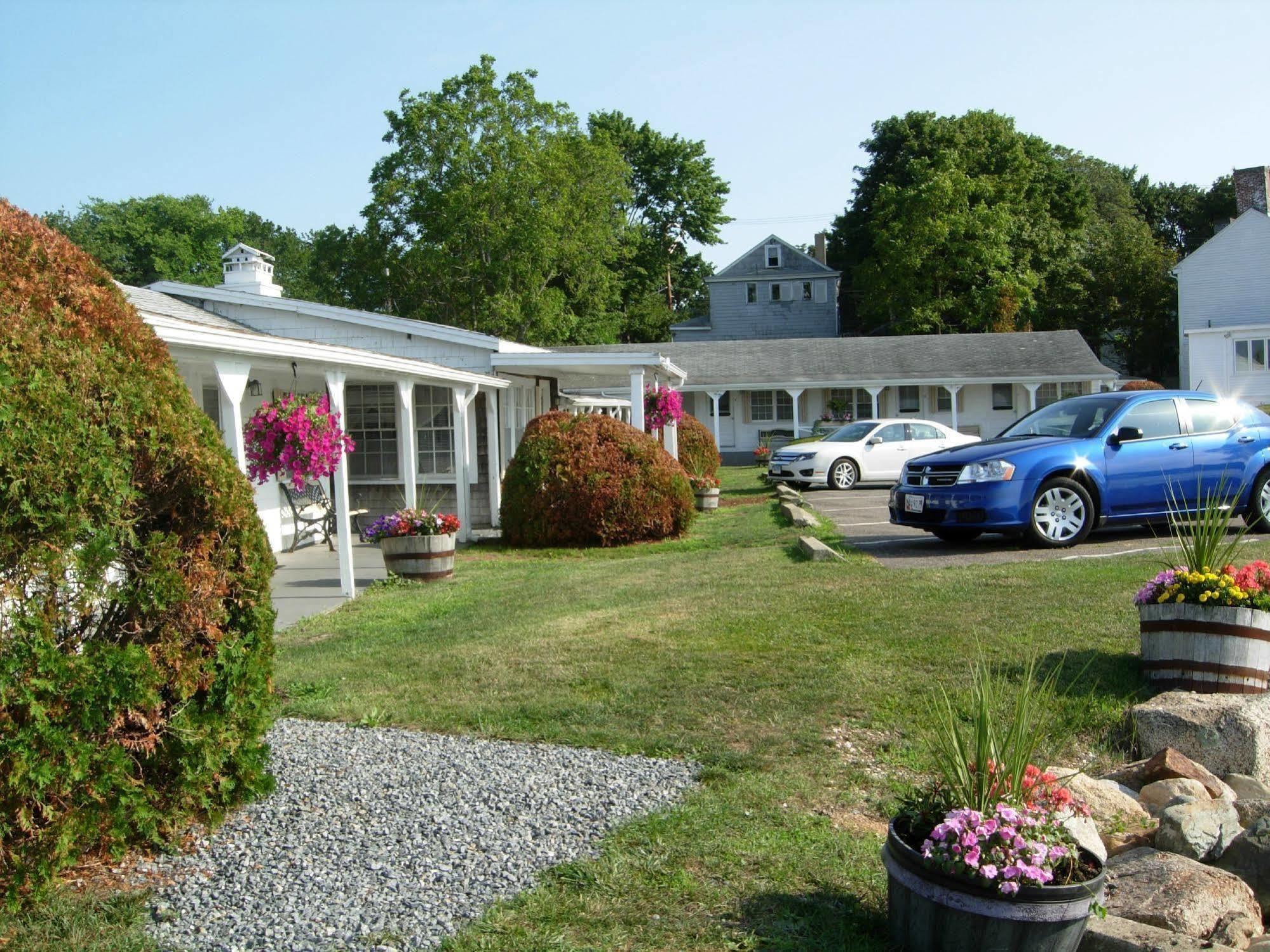 Shea'S Riverside Inn & Motel Essex Eksteriør bilde
